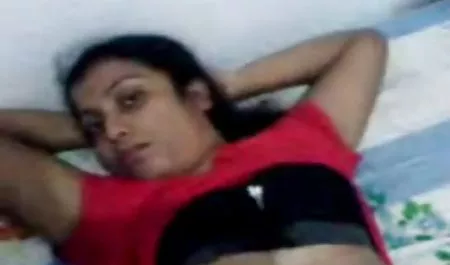 Hitam Sensual cewek suka bokep hot goyang untuk mendapatkan merambah keras