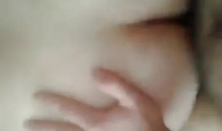 Kurang ajar Jepang cutie menunjukkan pantat dan toket di depan bokep mertua dan menantu hot umum