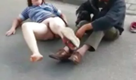 Kamera video seksi tante tersembunyi Lynn