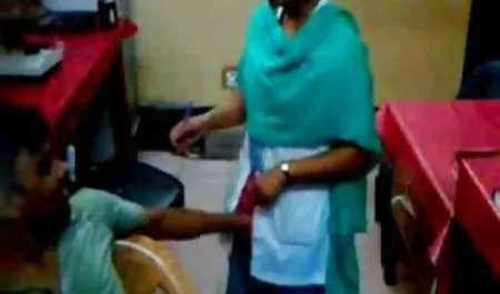 Riley tarian strip, menunjukkan video bokep jilbab hot payudaranya, melepas celana dalamnya