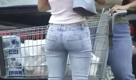 Wanita dengan bokep teacher hot Toket besar di Brighton mencari casual Toket besar seks
