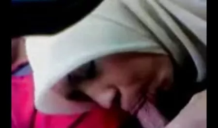 Remaja bayi Elsa bermain sex hot tanpa sensor dengan dirinya sendiri di dapur