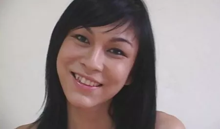 Daphne dan gadis-gadis lain bersenang-senang di video bokep gratis hot dapur